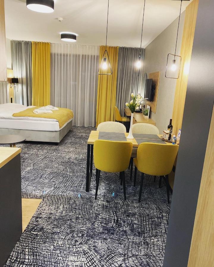 Luxapartmanbesenova Hotel Akvamarin Esterno foto