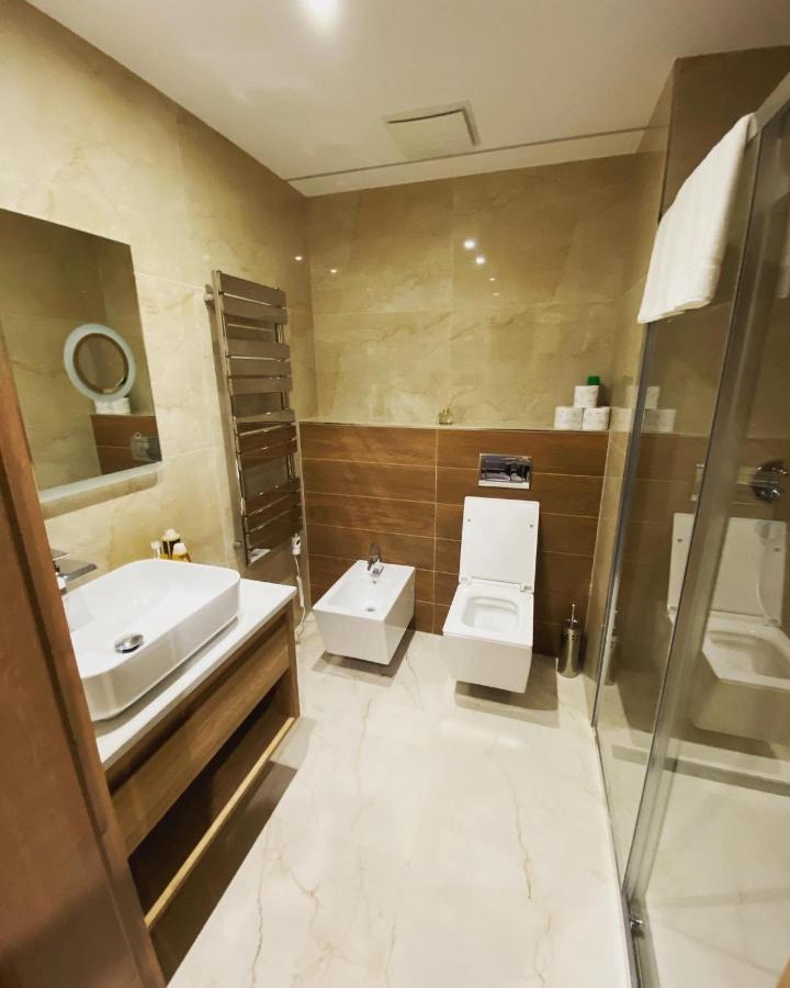 Luxapartmanbesenova Hotel Akvamarin Esterno foto